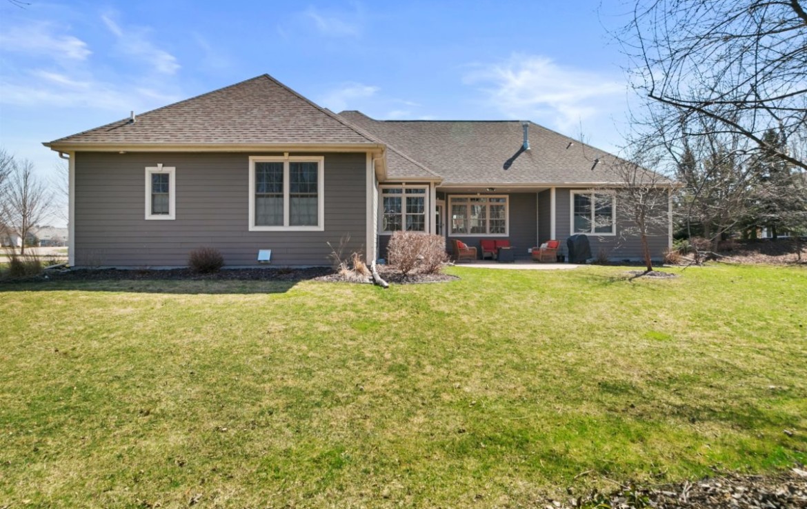 7180 W River Birch Dr Mequon Benefit Realty
