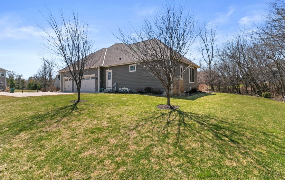 7180 W River Birch Dr Mequon Benefit Realty