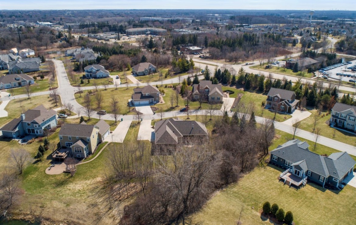 7180 W River Birch Dr Mequon Benefit Realty