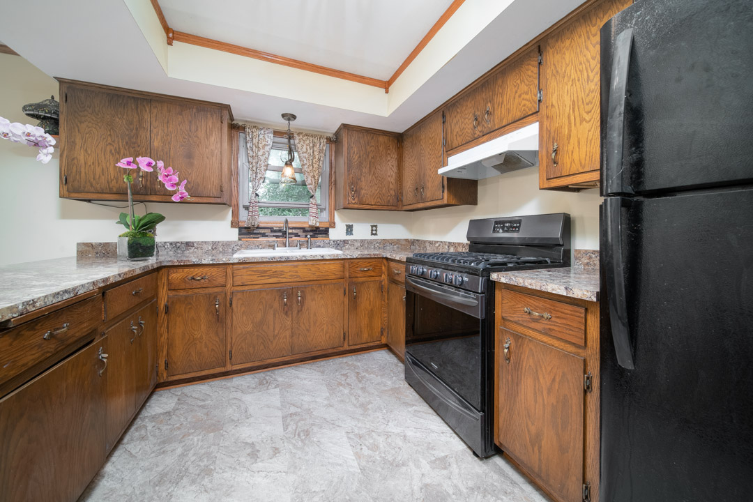 Kitchen1 - 305 E Avenue Eagle